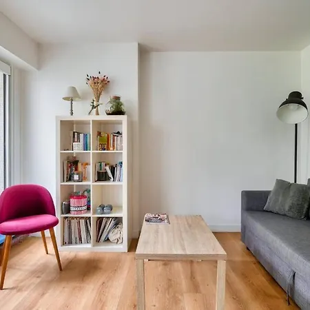 Magnifique T2 Avec Balcon A Proximite De La Seine